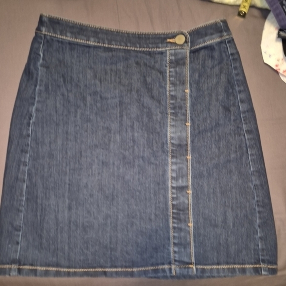 Preowned Loft Denim Skirt Side Botton Size 0